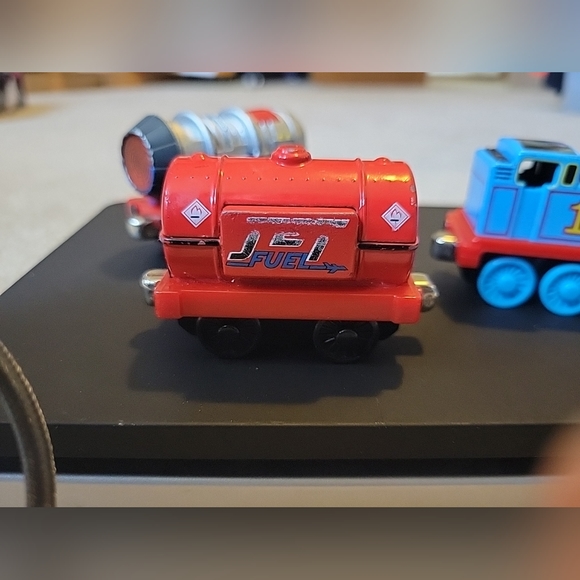 Thomas and Friends Jet Engine Lights and Sounds Take Along Diecast Metal Train - Picture 8 of 13